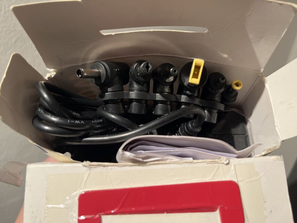 Laptop Ladegerät Charger Universal 3