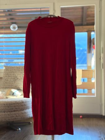 Rotes Strickkleid / Pulloverkleid – langarm, schlicht & eleg