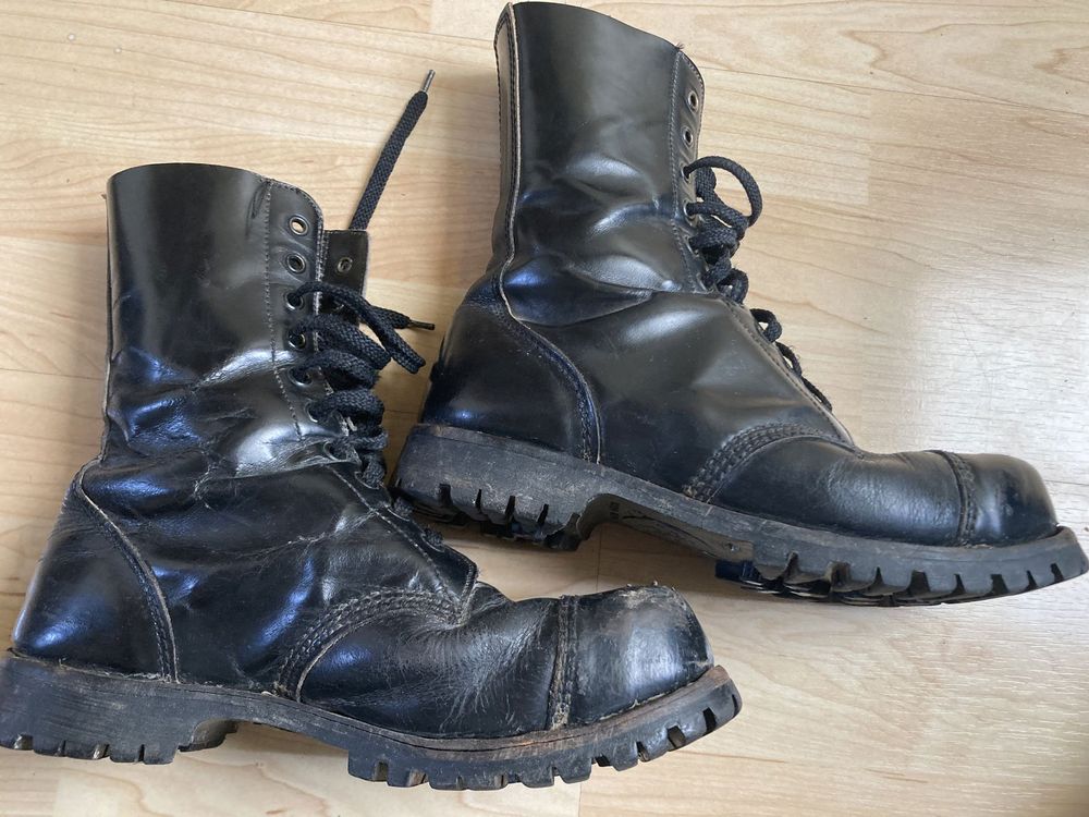 Fabelhafte Schuhe Mit Stahlkappe Bild