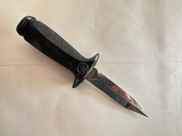 2 Tauchermesser, ein Titanium mit Sheide, ein klein