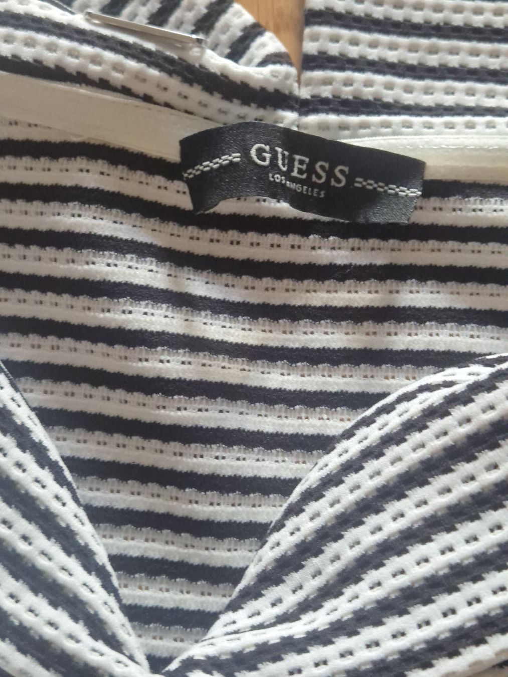 Guess Blusen, T-Shirts & Tops: Guess striped top, size M, great for spring! Never used – Neu (gemäss Beschreibung) aus Basel von and_zvv7 1