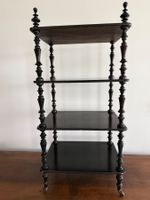 Antike schwarze Etagère im Napoleon-III-Stil