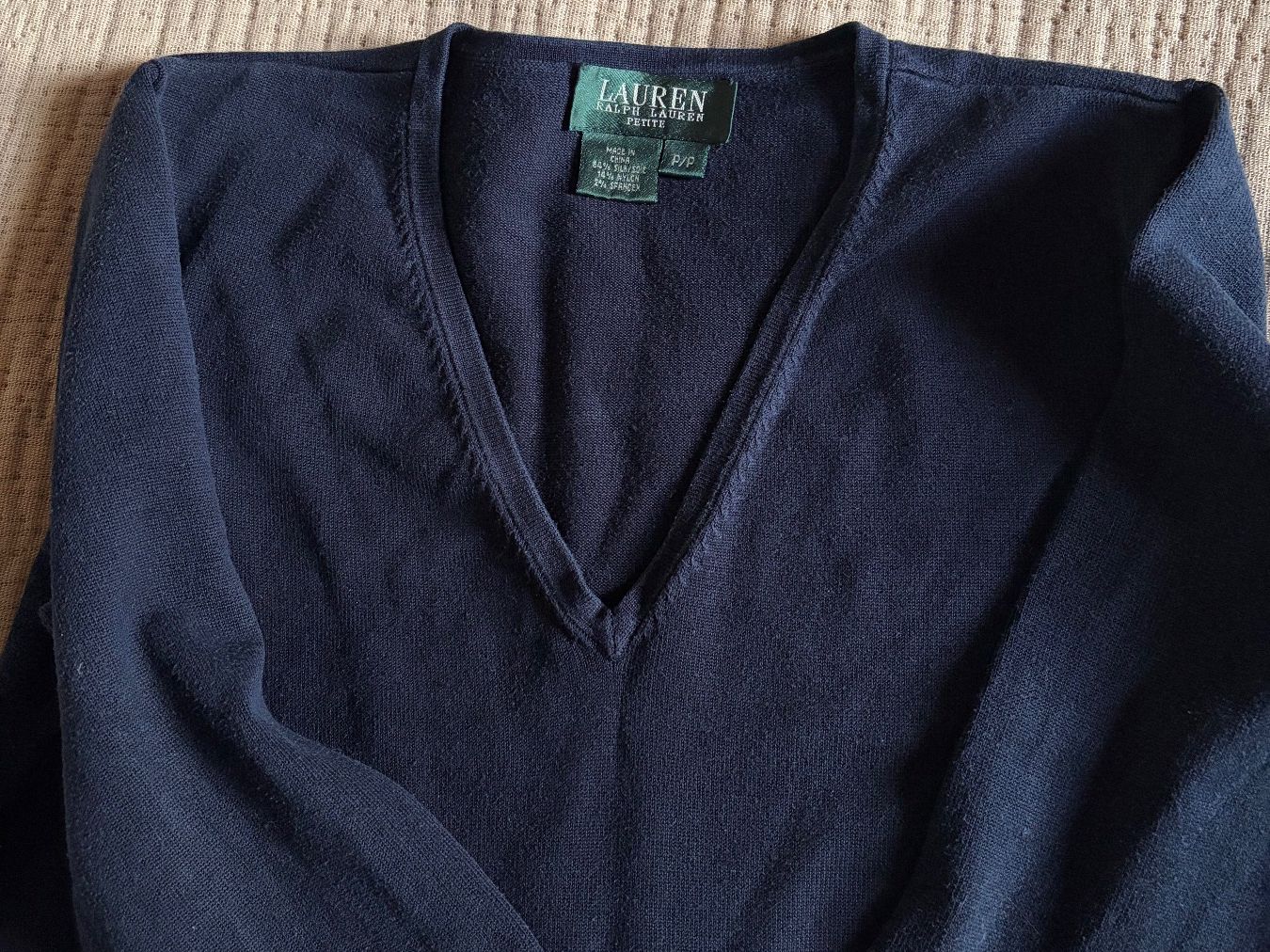 Ralph Lauren Maglioni & Felpe: Ralph Lauren V-Neck Sweater - Petite – Usato da Luzern venduto da AM2nd 1