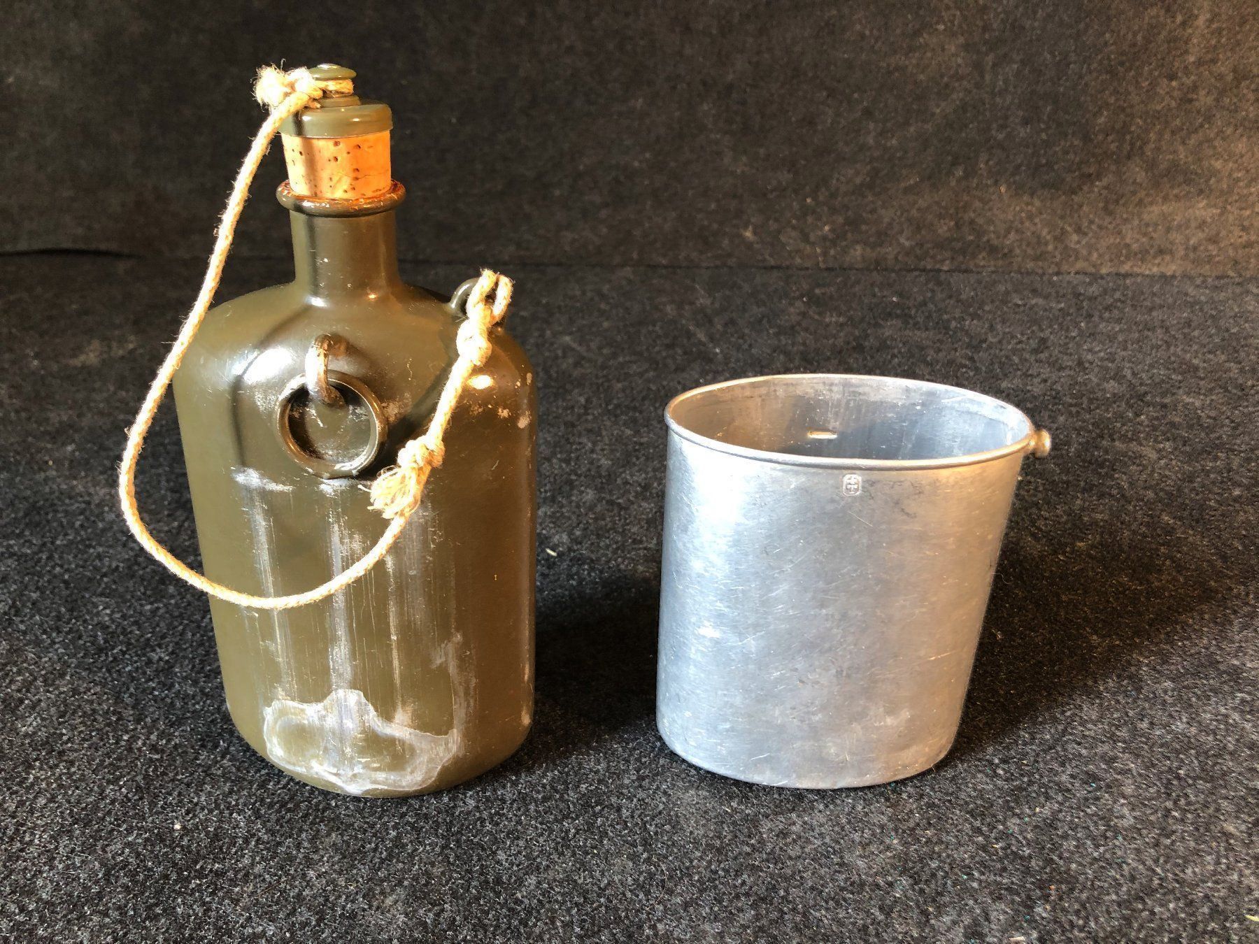 Schweizer Armee Borracce & Thermos: Gourde militaire / Schweizer Armeekürbis – Usato da Saignelégier venduto da Ax3l 2