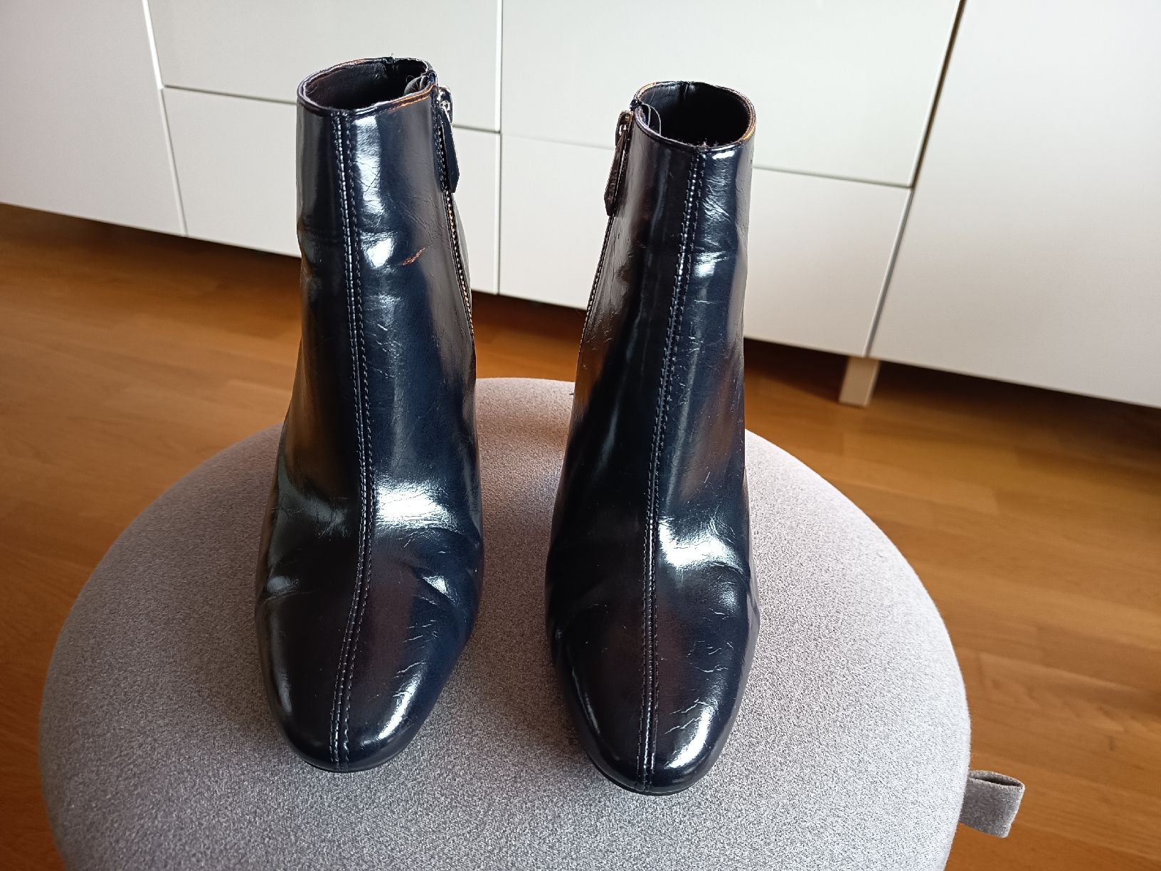 Zara Damenschuhe: Zara Black Ankle Boots – Gebraucht aus Basel von beg_6v7r 1