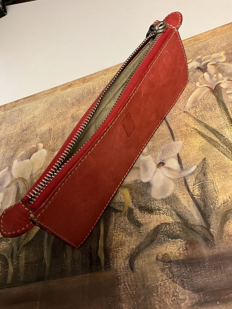 Schüler-Etuis: Elegantes, rotes Leder Etui von Ferrari – Gebraucht aus Zürich von thovala 3