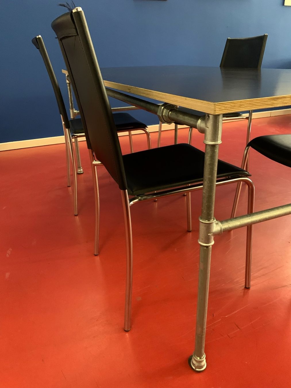 Tavoli: Stabiler Atelier- oder Bürotisch 180 × 90 cm – Usato da Zürich venduto da cluethi 2