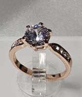 Сharmanter vergoldeter Ring mit weissem Zirkonia, Gr. 8