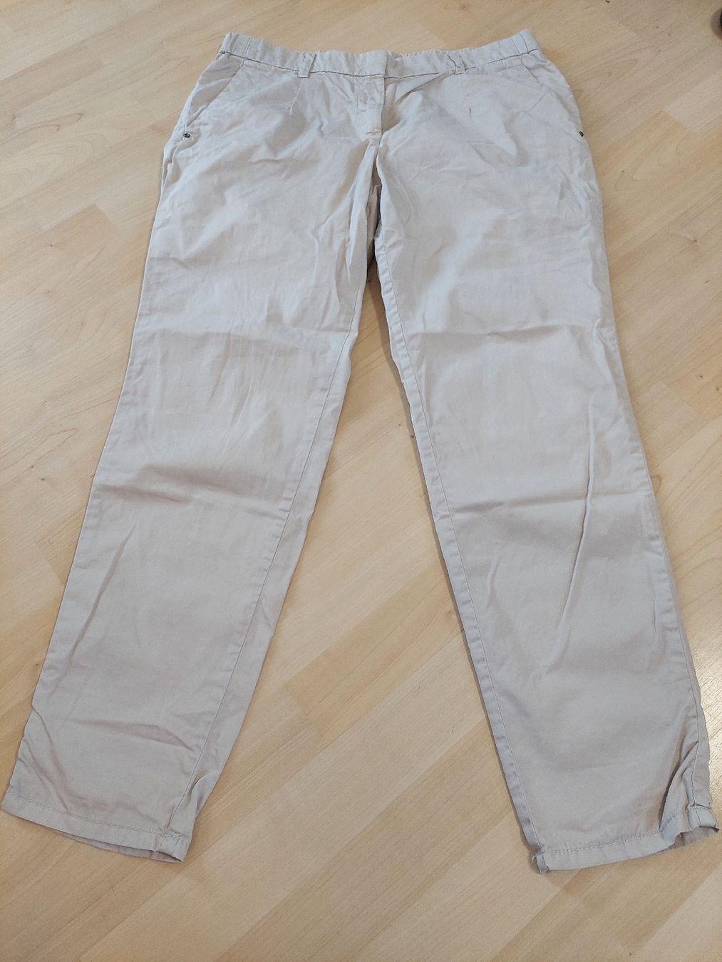 Esprit Pantaloni: Hosen Esprit beige/grau Baumwolle – Usato da Gränichen venduto da JaelRoost