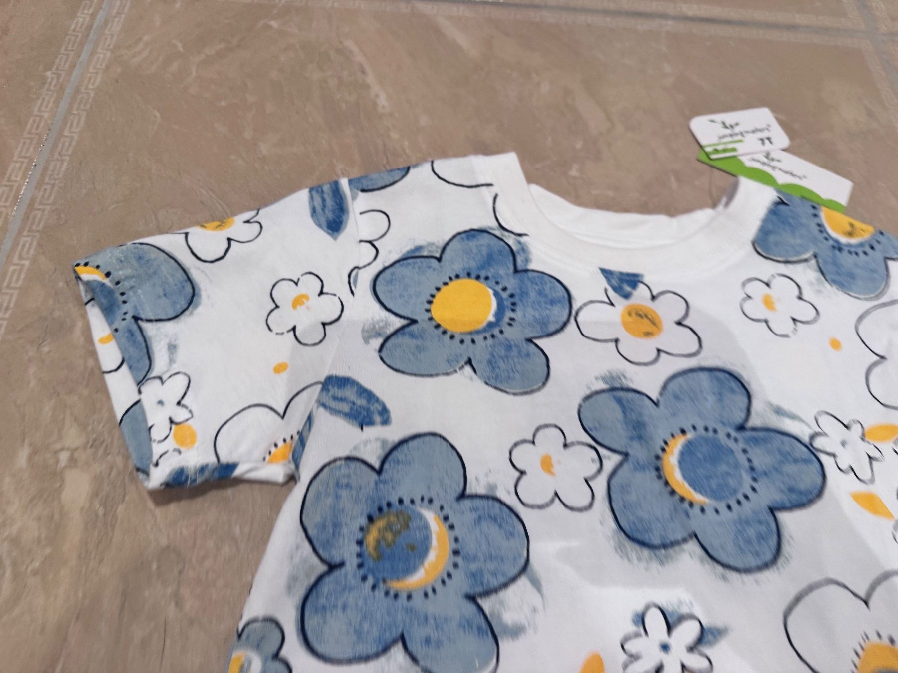 Blusen, T-Shirts & Tops: neues süsses Blumen Shirt, 7J 122 – Neu und originalverpackt aus Klingnau von Markus14 2