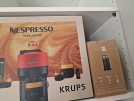 Nespresso Vertuo Pop KRUPS Maschine mit Milchaufschäumer neu