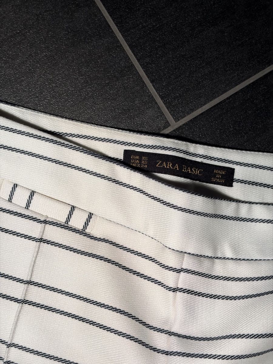 Zara Pantaloni: Zara Basic Shorts gestreift Grösse XS – Nuovo (secondo la descrizione) da Büsserach venduto da SalebyGianni 1