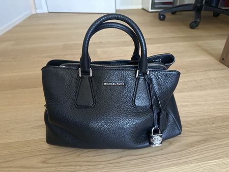 Handtasche Michael Kors Leder schwarz mit Schultergurt