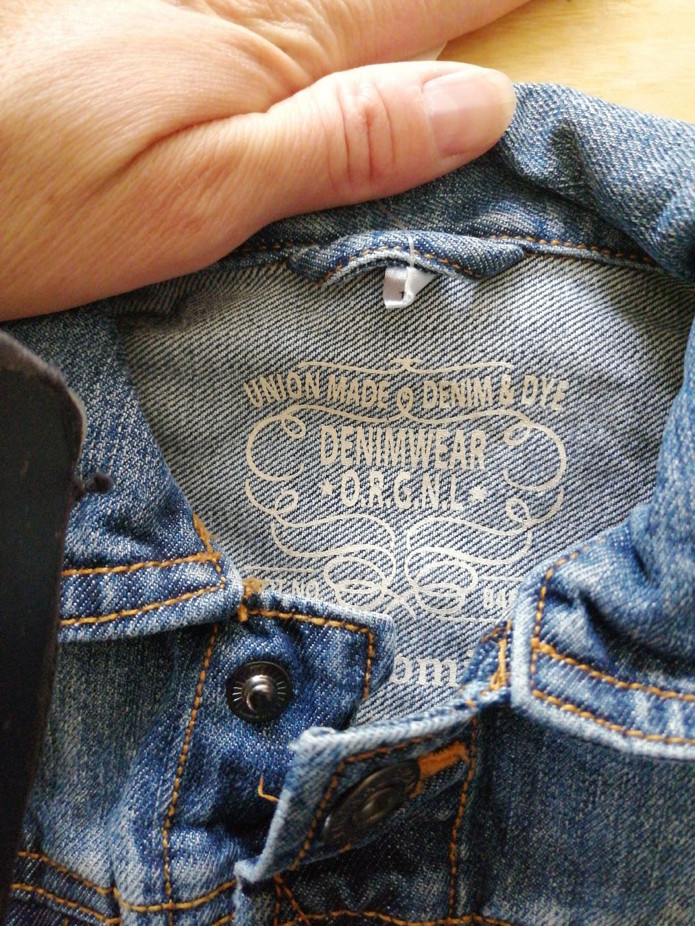 Giacche & Cappotti: Jeansjacke Grösse 104 – Usato da Schwellbrunn venduto da Chnobli13 1