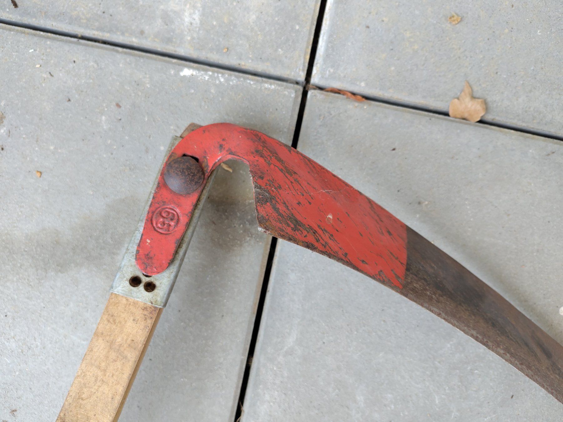 Alle Werkzeuge: Sense mit 60cm Klinge – Gebraucht aus Langnau i. E. von antrik 2