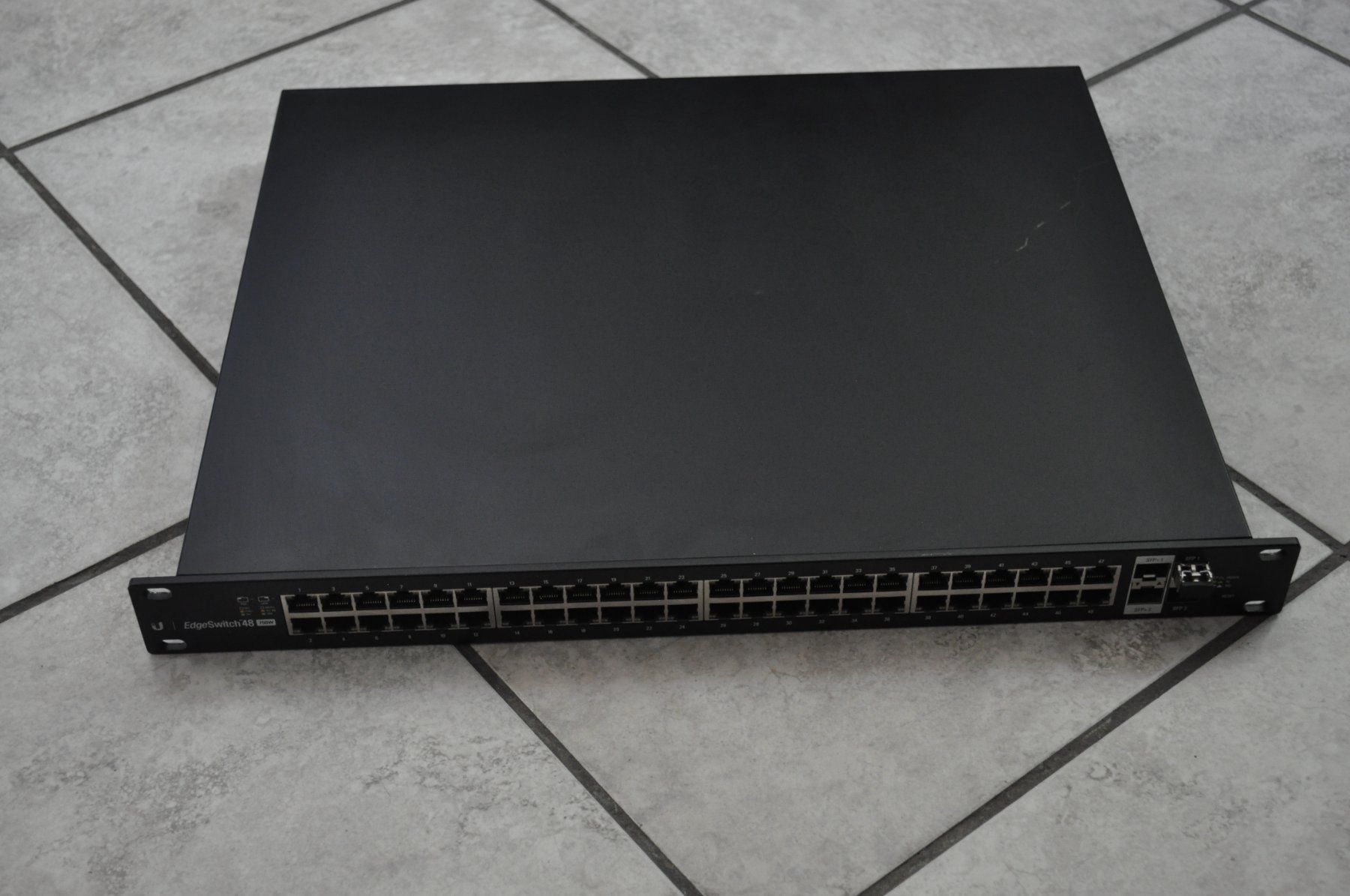 Ubiquiti Hub & Switch: Ubiquiti EdgeSwitch 48 PoE 750W – Usato da Zizers venduto da Digitag0