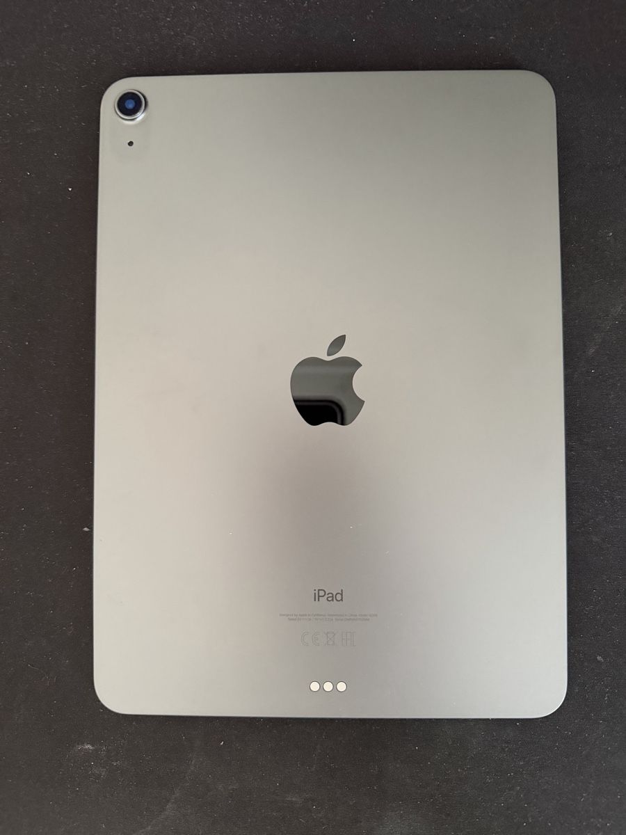 Apple Tablet PC: iPad Air 4 64 GB Space Grau – Usato da Zürich venduto da ene_h66k 1