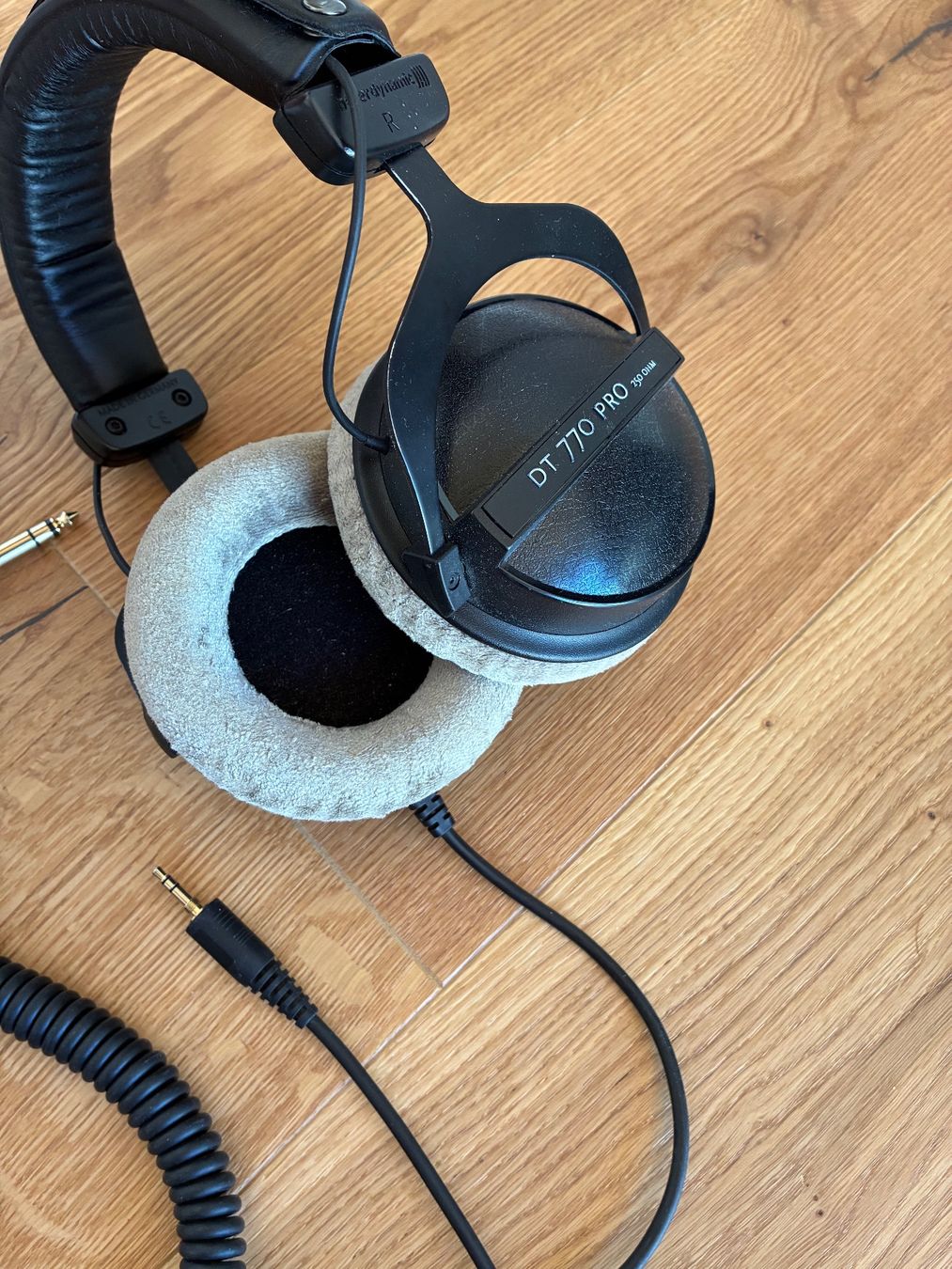 Beyerdynamic Kopfhörer: Kopfhörer Beyerdynamic DT 770 PRO 250 Ohm mit Gebrauchssp... – Gebraucht aus Oberdorf SO von RSB21 4