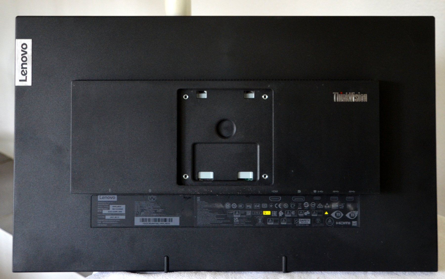 Lenovo Monitor: ThinkVision T24t-20 24" Monitor / moniteur – Usato da Collonges venduto da arashee 2