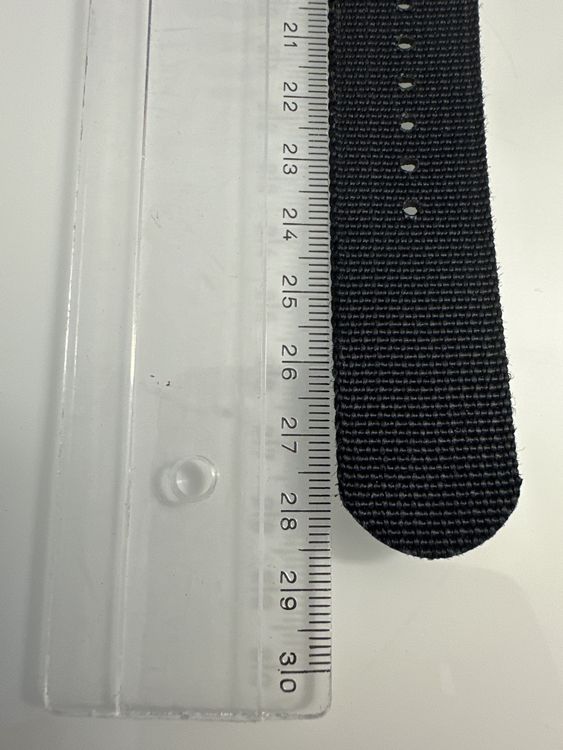 Bracciali & Braccialetti: Schwarzes Nato-Armband, 22mm, neuwertig, Top-Zustand! – Nuovo (secondo la descrizione) da Biel/Bienne venduto da Vintgare 2
