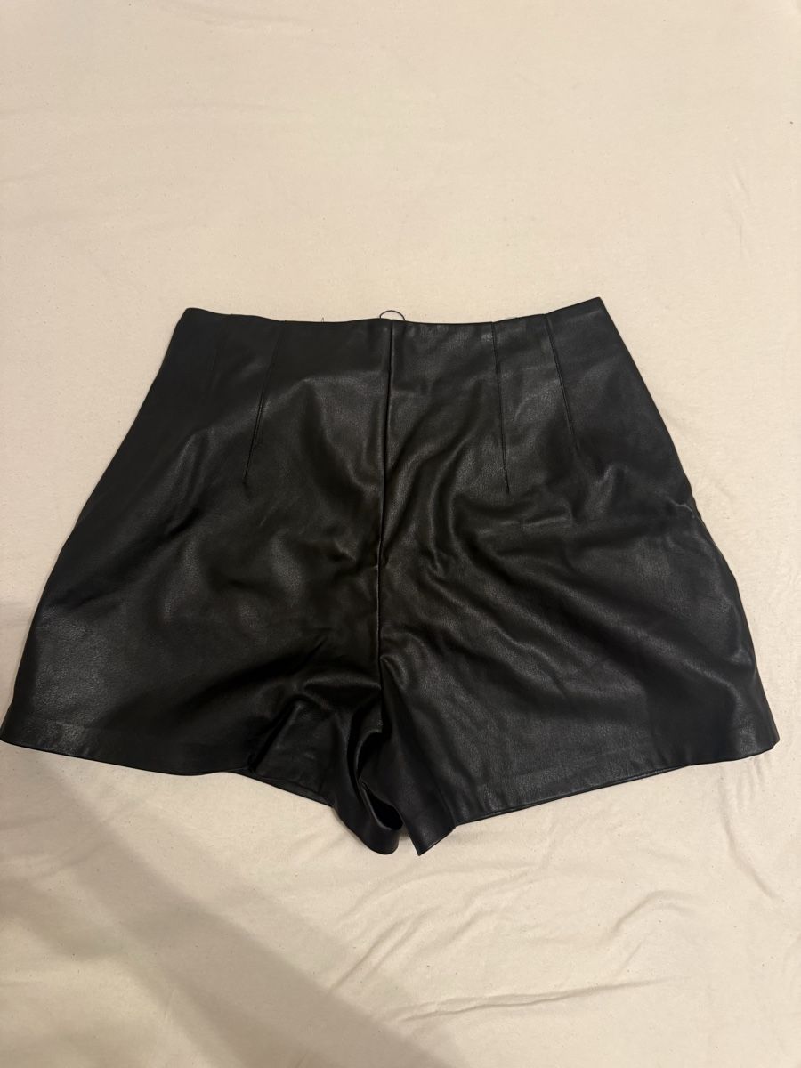 Pantaloni: Newyorker Shorts – Usato da Basel venduto da daut.22 1