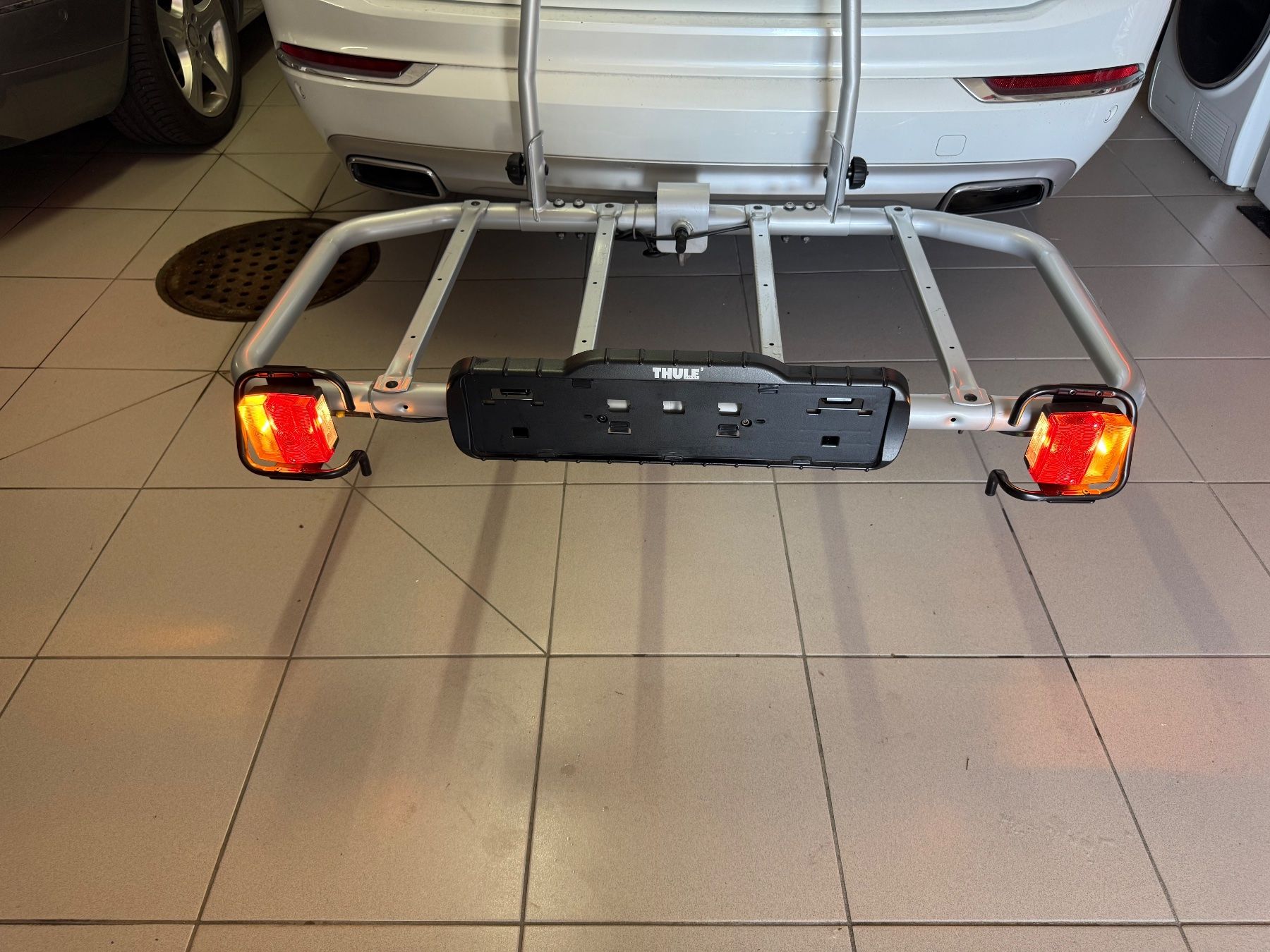 Balken: Thule 949 EasyBase Heckgepäckträger – Gebraucht aus Küssnacht am Rigi von san_9bqd 1