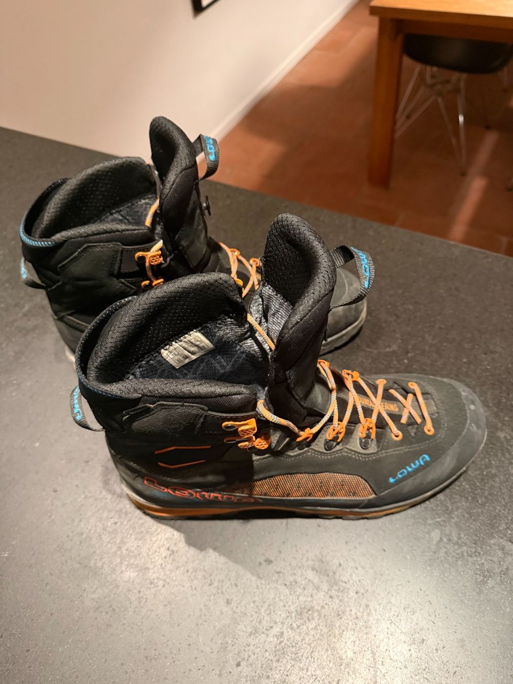 Lowa Herrenschuhe: Wanderschuhe – Gebraucht aus Uetikon am See von DTwerenbold 1