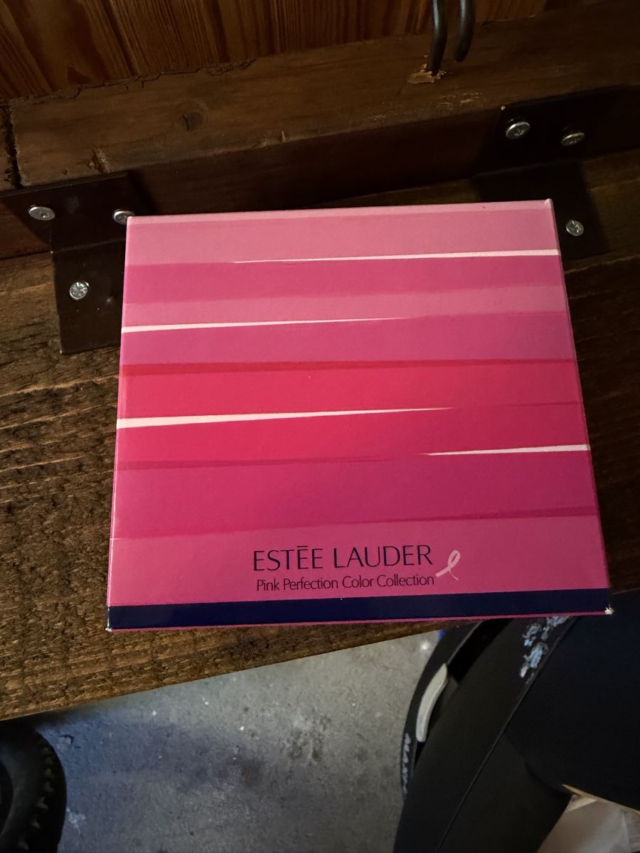 Estée Lauder Make-up: Estée Lauder "Pink Perfection Color Collection" Makeup-Box. – Nuovo (secondo la descrizione) da Triesenberg venduto da dom_hd56