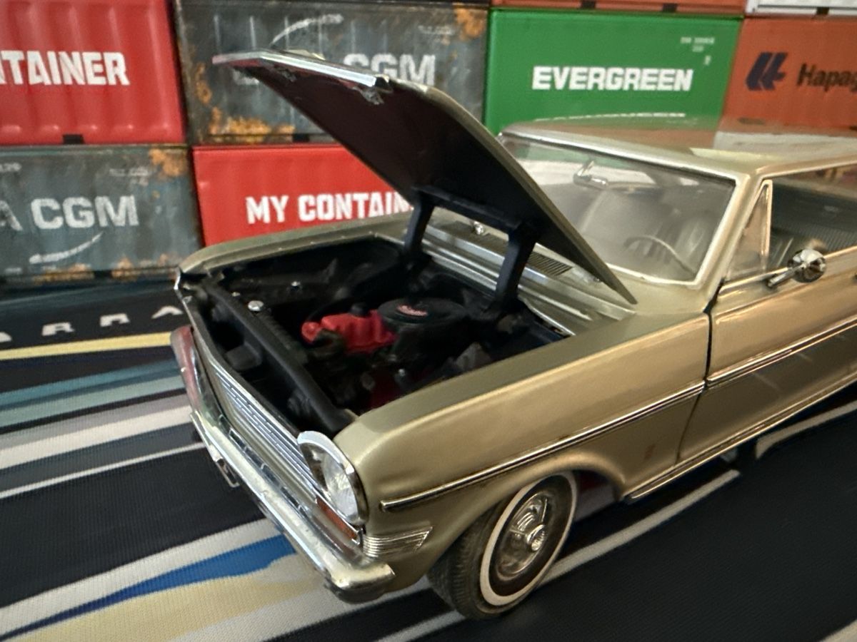 Chevrolet Modellini d'auto: Chevrolet Nova Baujahr 1962 – Usato da Basel venduto da Zomeg 2