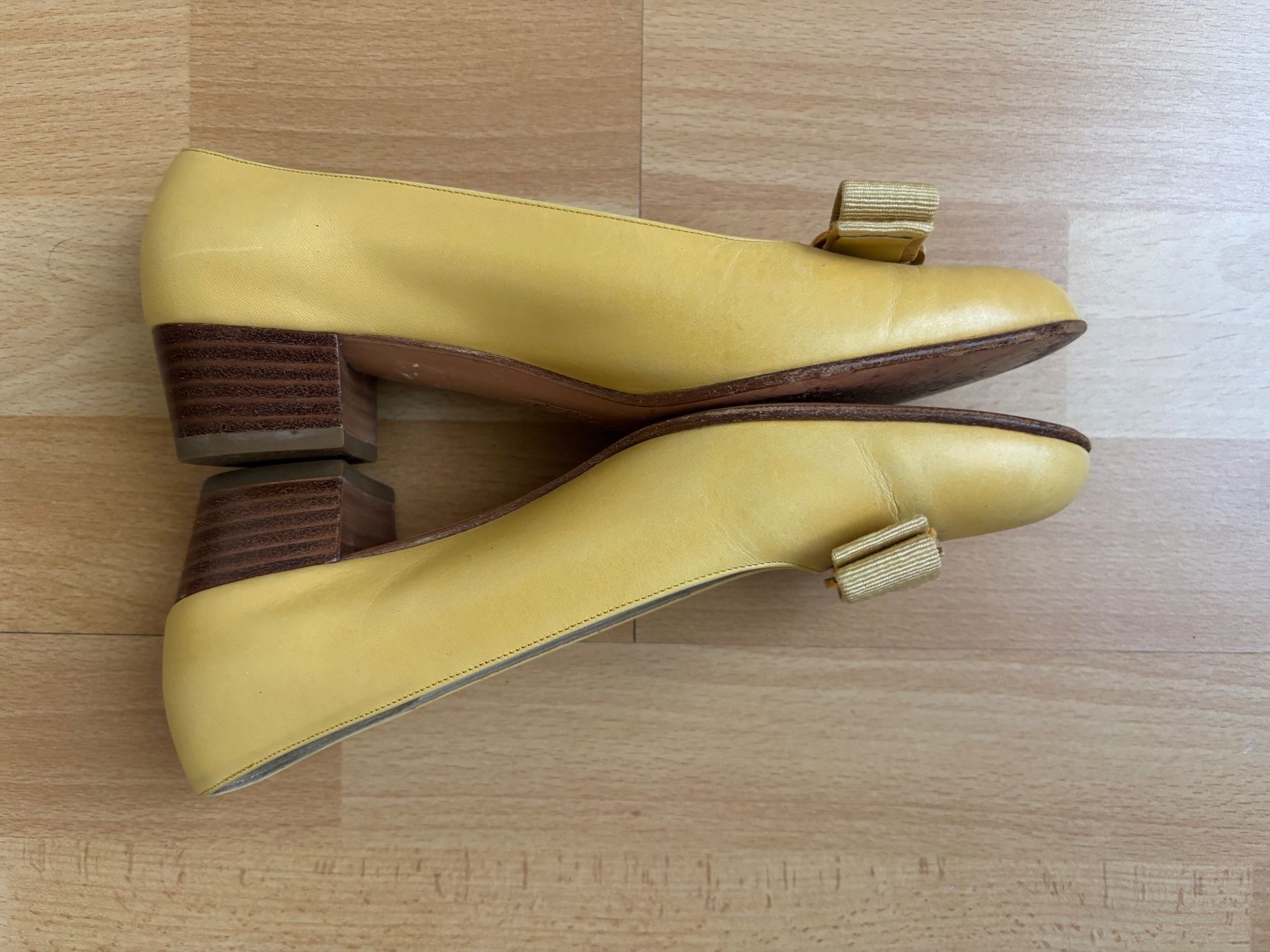 Salvatore Ferragamo Scarpe da donna: Salvatore Ferragamo - Vara – Nuovo (secondo la descrizione) da Zürich venduto da martecd