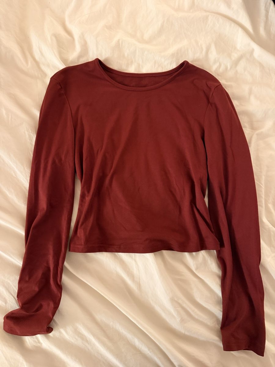 Top: Rotes Longsleeve – Nuovo (secondo la descrizione) da Oberrohrdorf venduto da a._.w