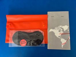 Swissair Reise Amenity Kit mit Schlafmaske und Routenplan  .