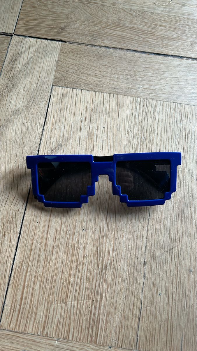 Occhiali & Lenti: Pixelated Blaue Sonnenbrille – Usato da Zürich venduto da snaut