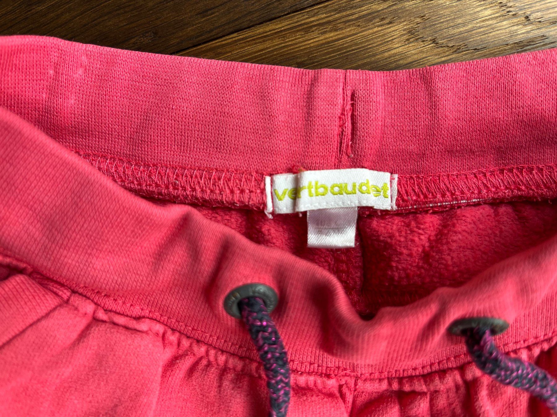 Vertbaudet Pantaloni: Vertbaudet Hose Trainerhose Gr. 110 / 5 Jahre – Usato da Affoltern am Albis venduto da Blackrhythm 2