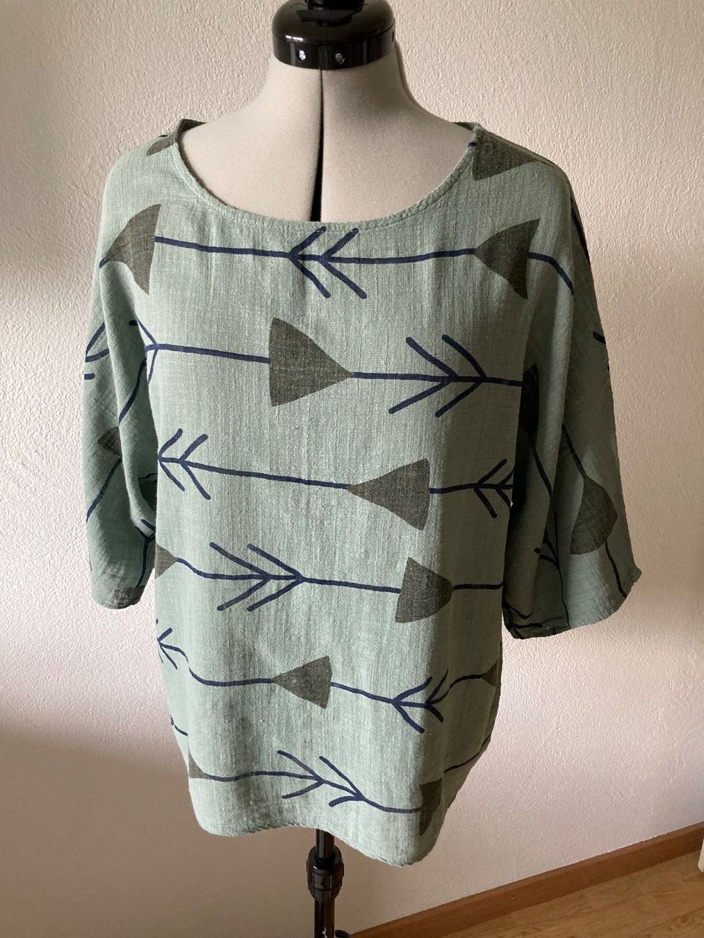 T-Shirts: T-Shirt New Collection – Gebraucht aus Samedan von chickenrun01