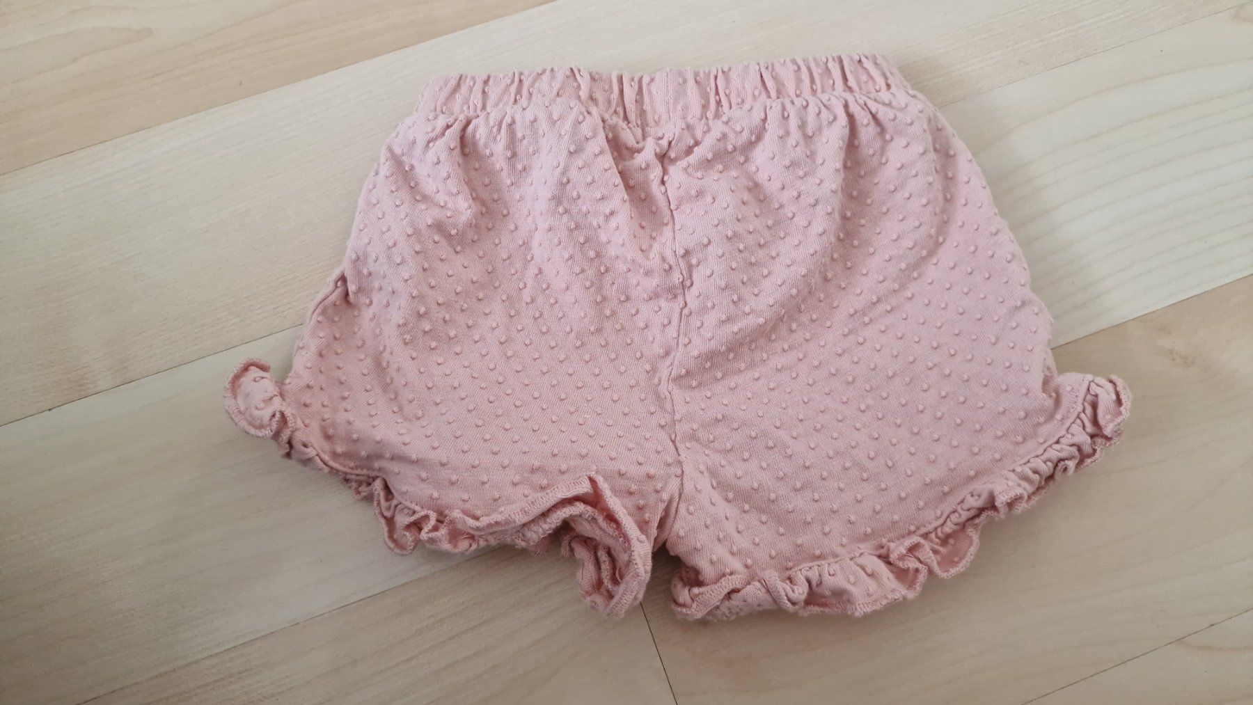 Pantaloni: Süsse kurze Hose gr74/80 Sfera – Usato da Winterthur venduto da Mmondeo 1