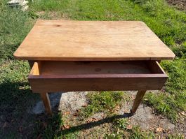 Alter Tisch mit Schublade Holz gebr. Zustand