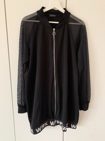 Sporty Jäckchen EUR 48