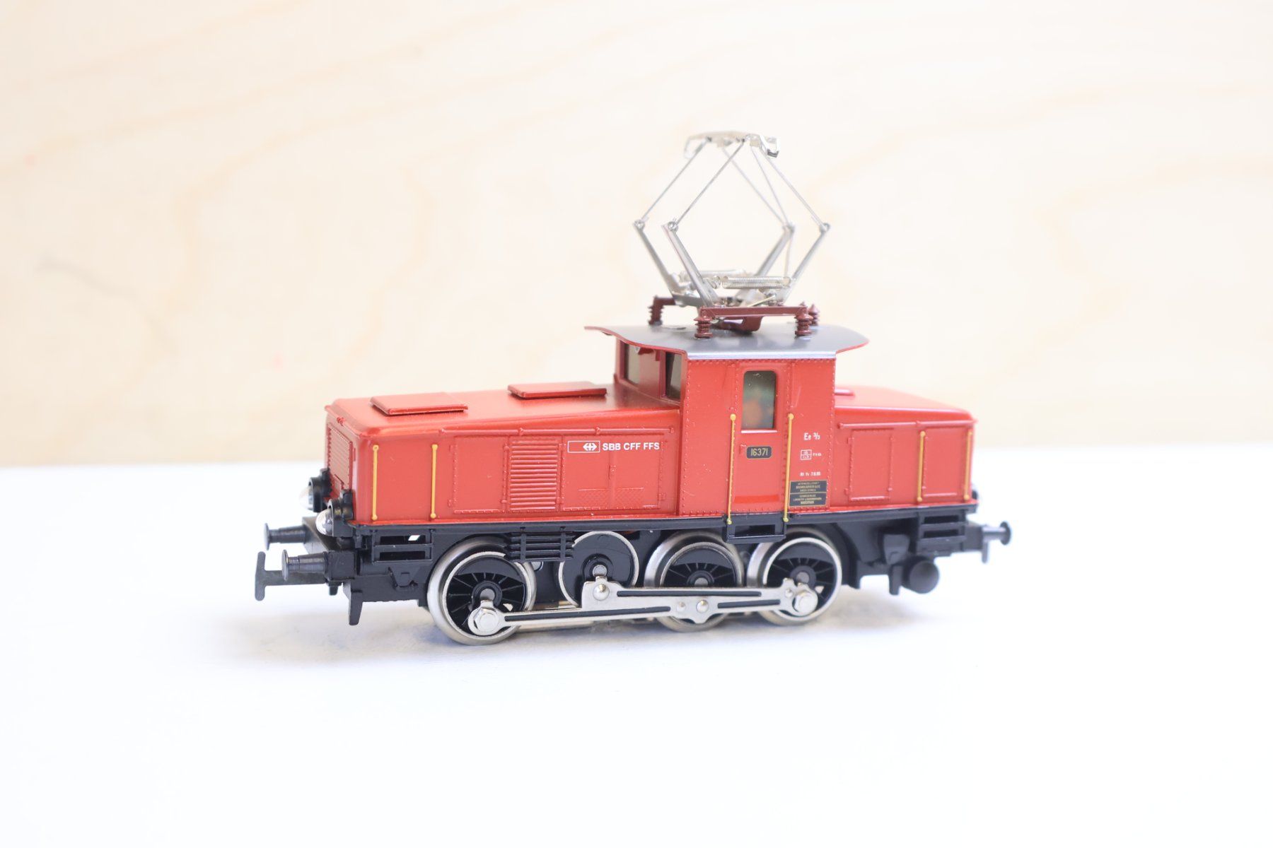 Märklin Modelleisenbahnen: Märklin SBB Ee 3/3 Rangier E-Lok - Digital H0 – Gebraucht aus Winterthur von Monstera 5