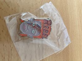 Rebel Pin Anstecker Punk Rock Metal Pop