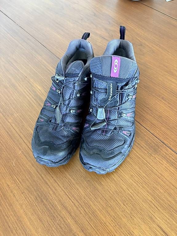 Damenschuhe: Chaussures de randonnée Salomon noires  – Gebraucht aus Chardonne von any_yq5q 4