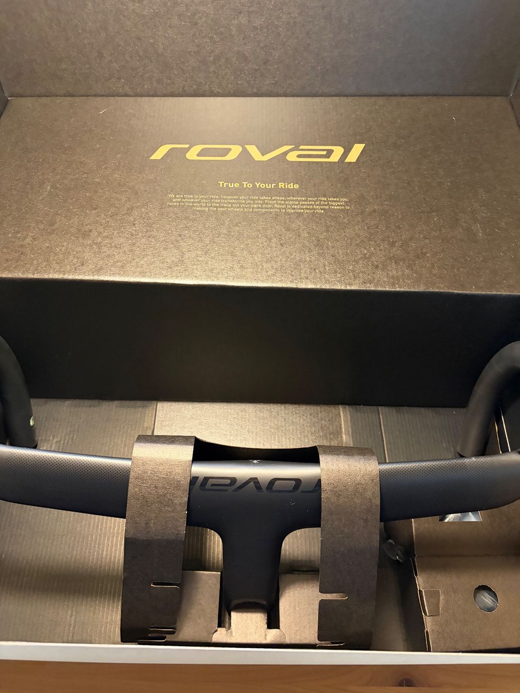 Specialized Pezzi di ricambio: Roval Rapide Cockpit Carbon Lenker – Usato da Bern venduto da Ypf5647