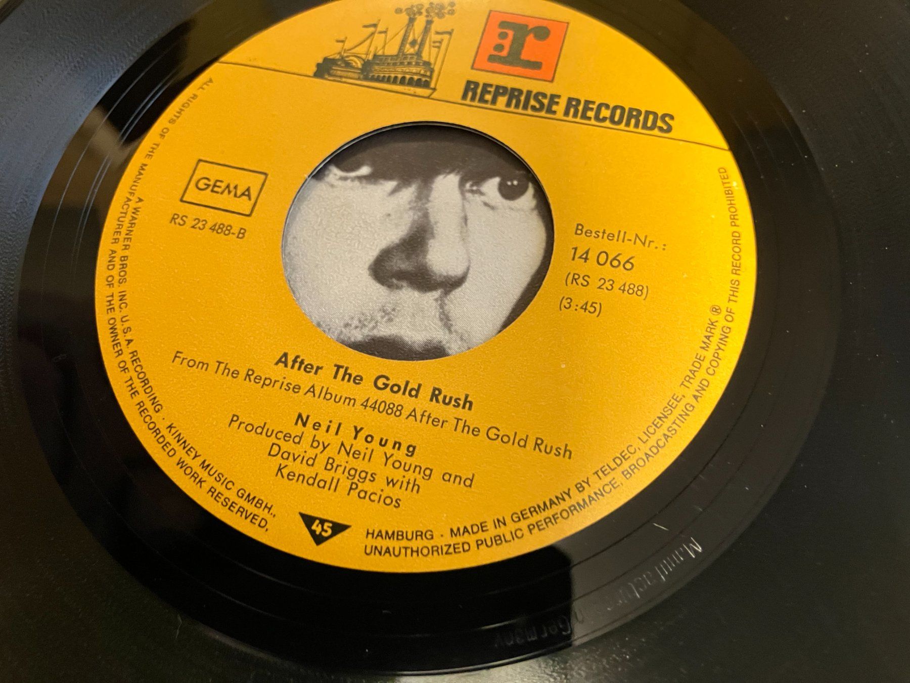Dischi in vinile: Neil Young – Usato da Aarwangen venduto da Jukebox3 5