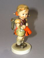 HUMMEL FIGUR ERSTER SCHULGANG MÄDCHEN 81 2/0