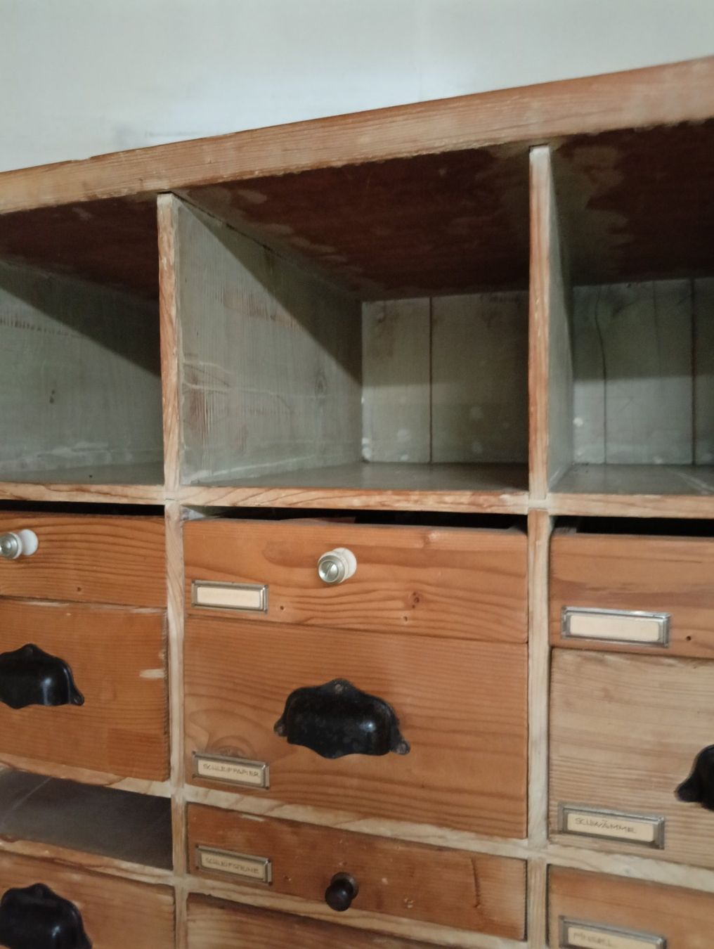Armadi: Vintage Apotheker Schrank – Usato da Lumino venduto da Happy4Happy 3