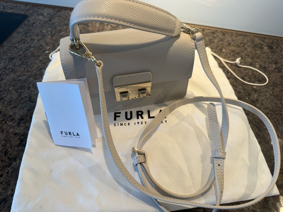 Furla Borse da donna: Furla-Handtasche, hellgrau, neuwertig – Nuovo e nell'imballaggio originale da Aarau venduto da iva_2m6b 3