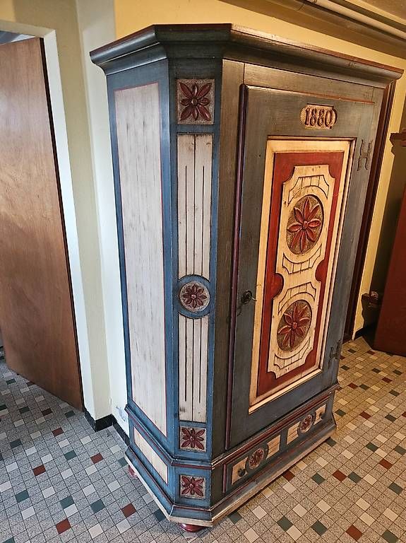 Armadi: Armoire ancienne  bois décoré – Usato da Echarlens venduto da biker333 2