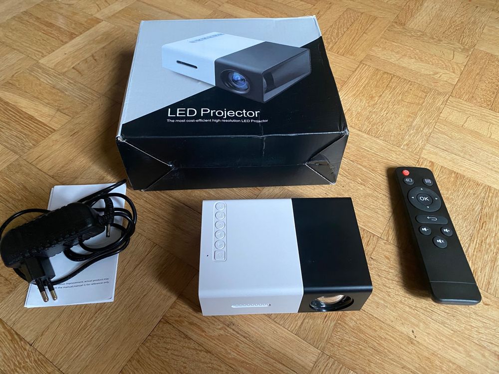 Mini Projektor/Beamer (Gebraucht) in Adliswil für CHF 30 – mit ...