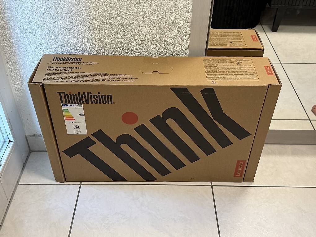 Lenovo Ecrans: Lenovo ThinkVision 64A7GAR-6CH – D'occasion à Flamatt par Prostaff85 1