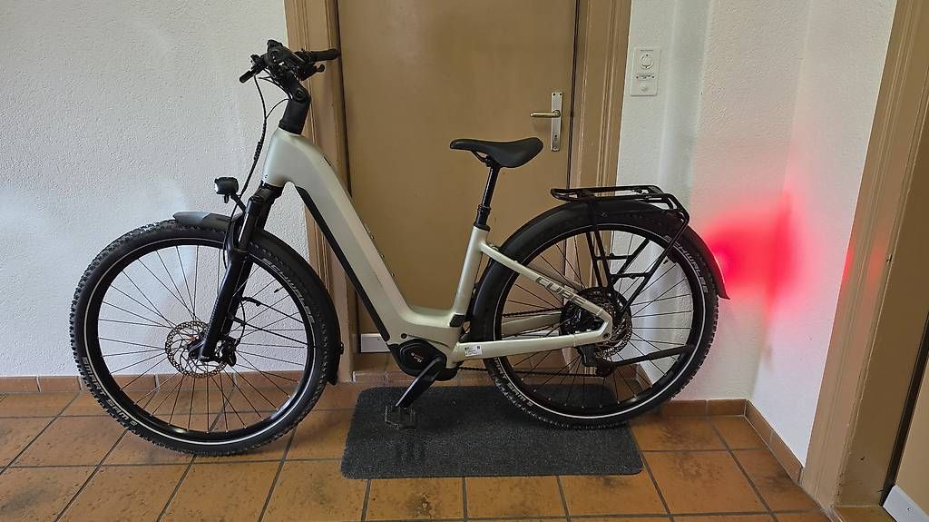 Velos: E-Bike Cube Neuwertig  – Gebraucht aus Bronschhofen von Timi.g 6